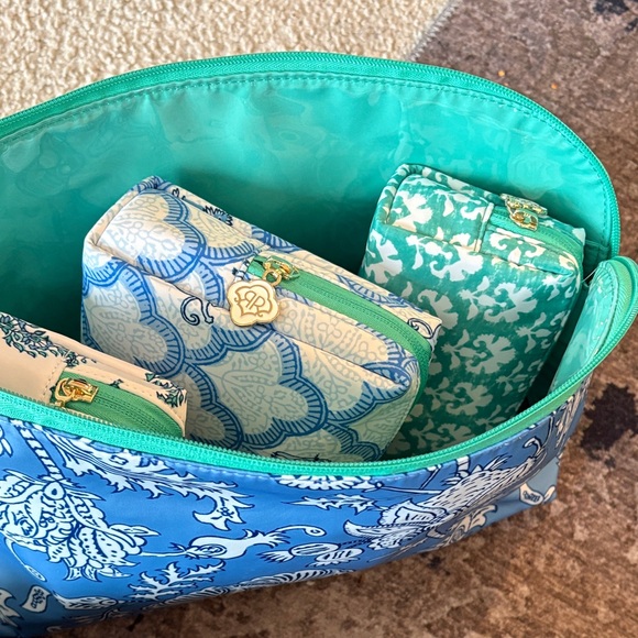 Roller Rabbit x Target Beauty Bag Set - Picture 2 of 2